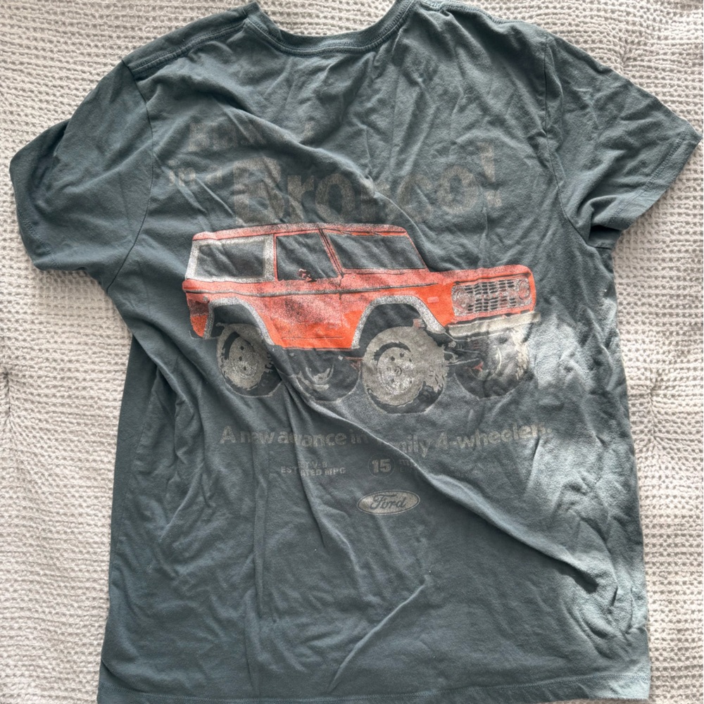 ✨5 for $25✨ Bronco T-Shirt
